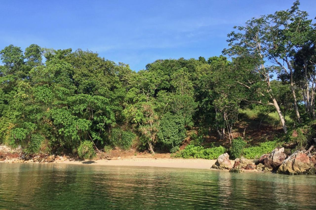 Nomad Divers Bangka Likupang Luaran gambar