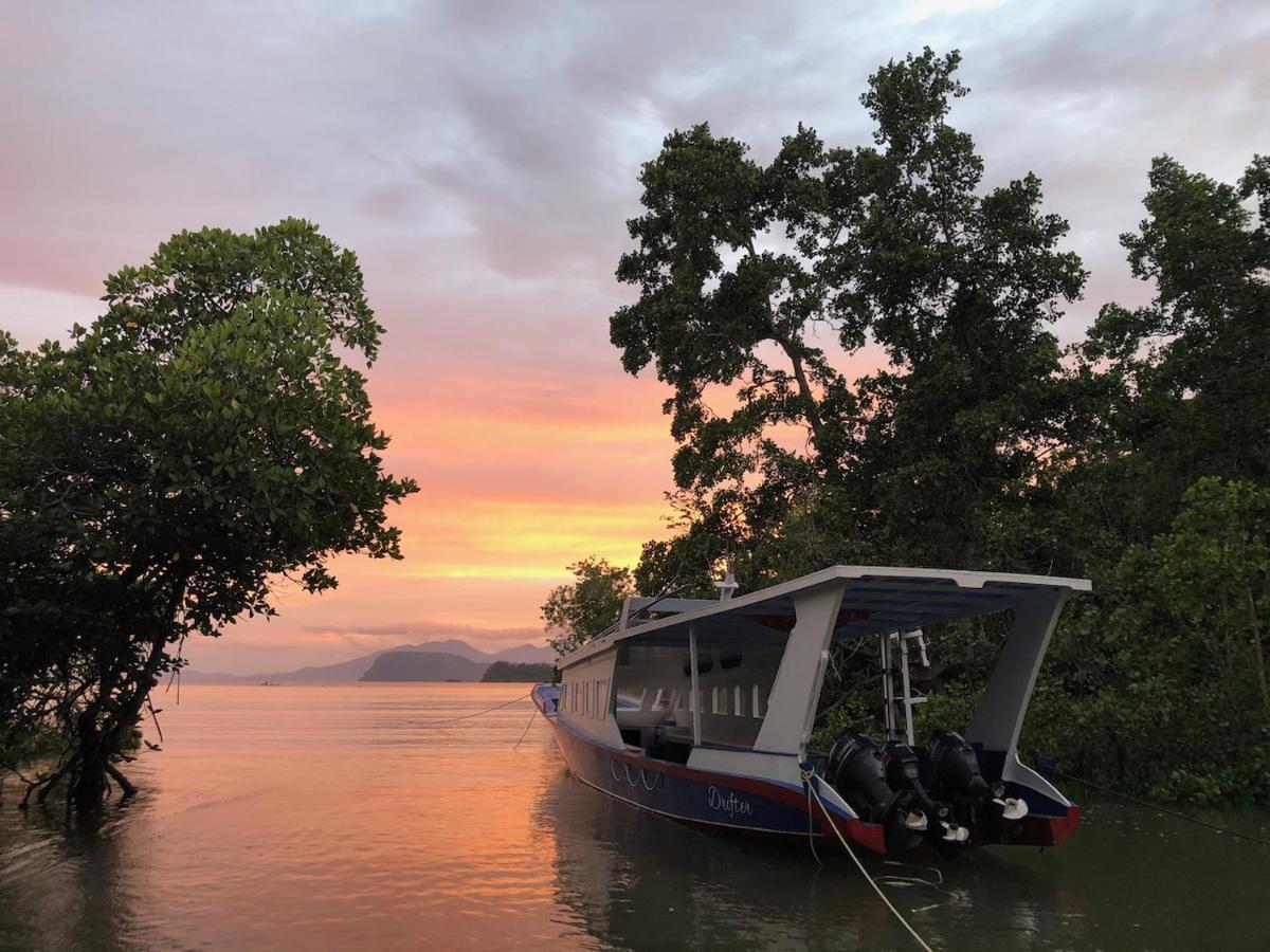 Nomad Divers Bangka Likupang Luaran gambar